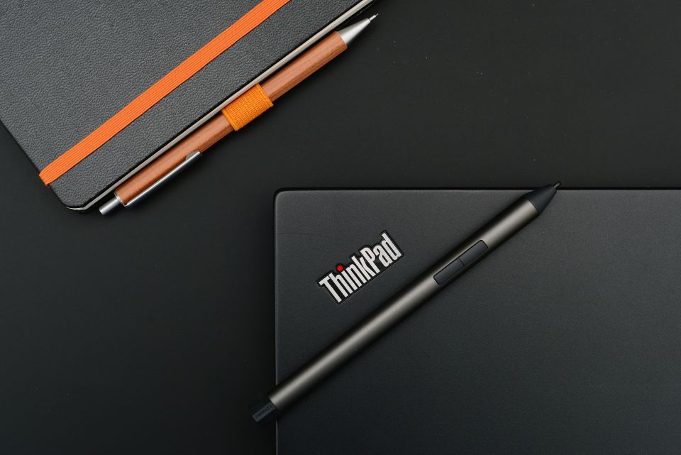 ThinkPad X380